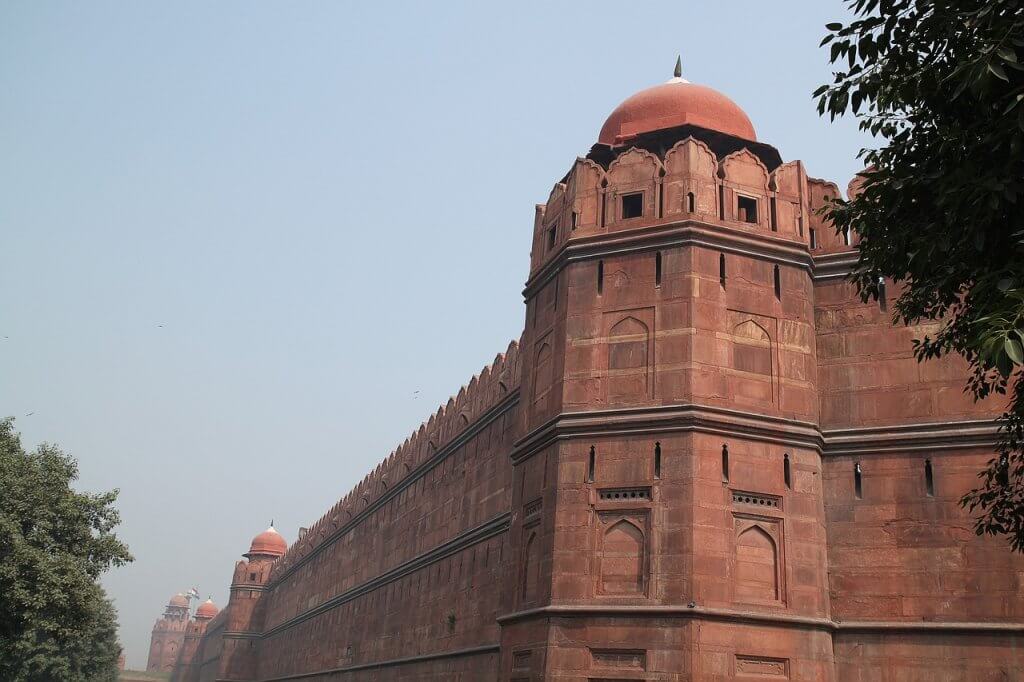 red-fort-new-delhi-moghul-fort-wall
