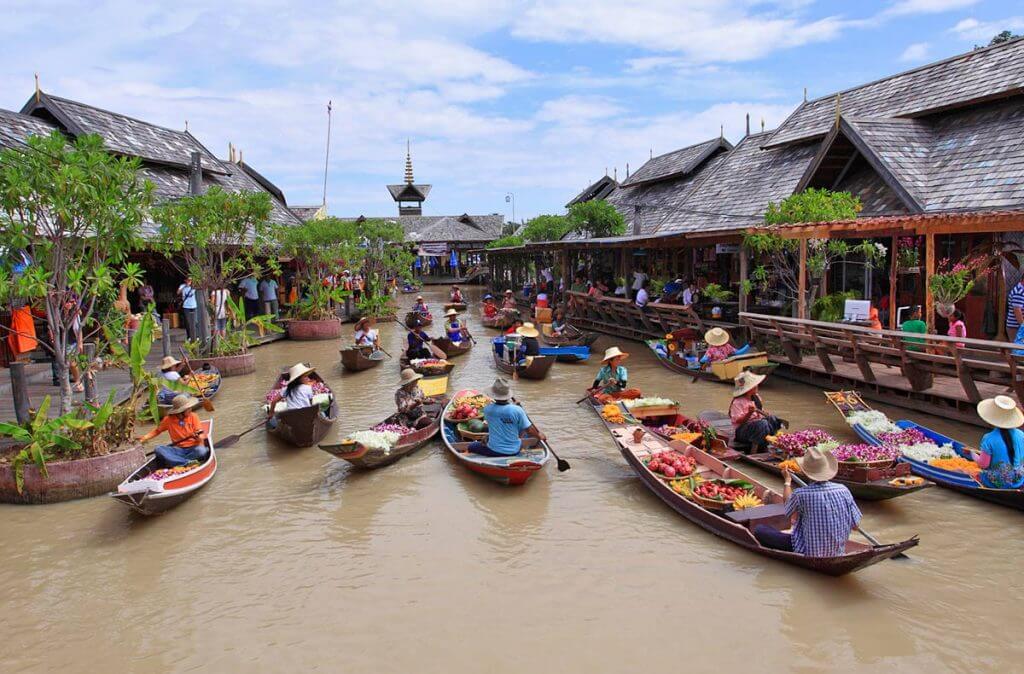 Pemandangan Four Regions Floating Market