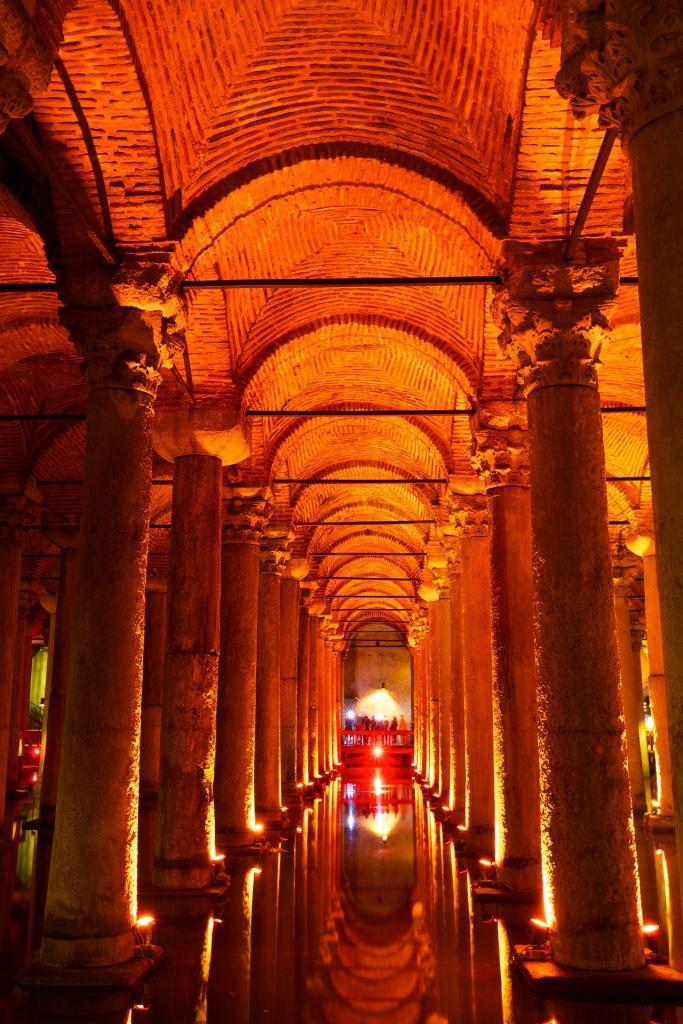 Underground water storage Yerebatan Sarayi (Basilica Cistern), Istanbul, Turkey