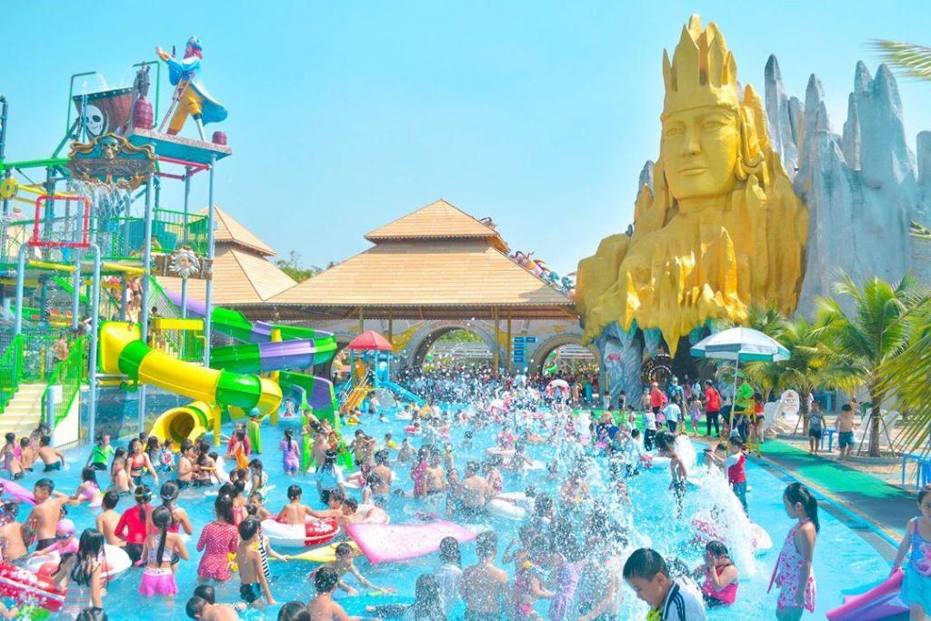 Suoi Tien Theme Park Water Buddha