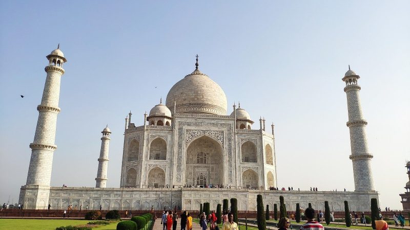 Melancong ke Taj Mahal