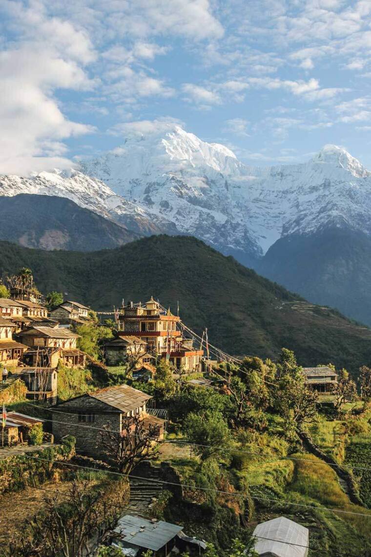 Pemandangan mengagumkan di Annapurna, Narchyang, Nepal