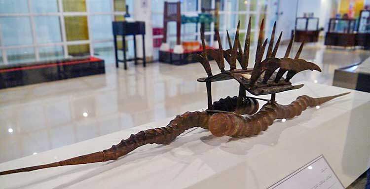 Sejenis senjata yang unik dan menakutkan dipamerkan di Muzium Kebangsaan Maldives