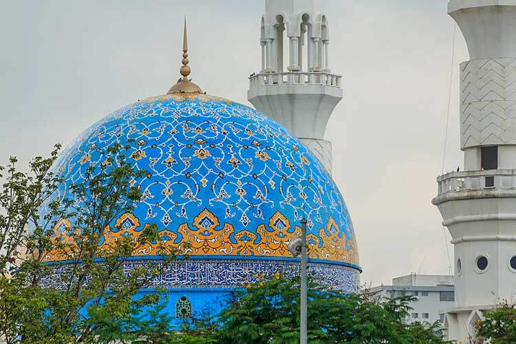 Kubah Masjid Al Bukhary memaparkan seni Uzbekistan
