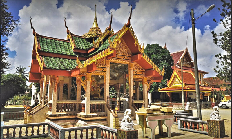 Kuilnya didirikan pada tahun 1973 oleh ketua biara Phra Krurasapia Chakorn