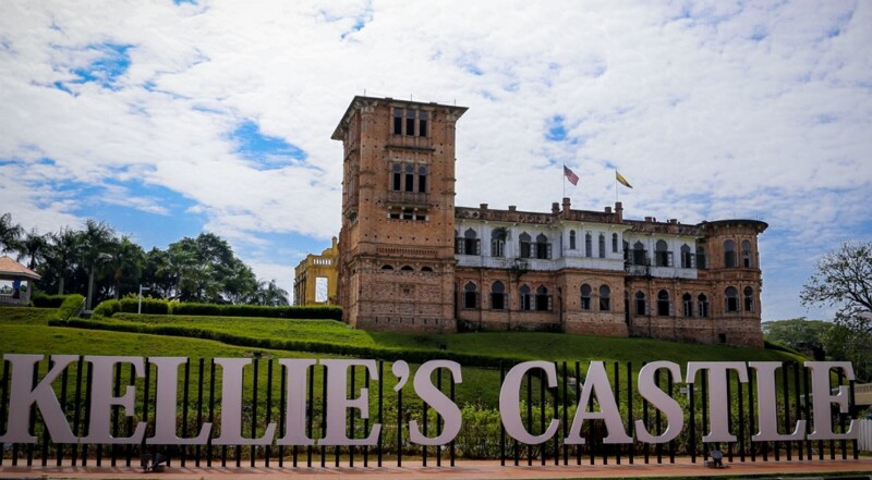 Kellie's Castle adalah istana yang terletak di Batu Gajah, Daerah Kinta, Perak