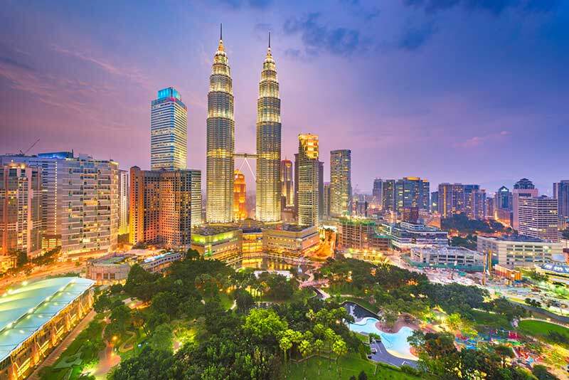 Taman Kuala Lumpur, Malaysia dan cakrawala pada waktu senja