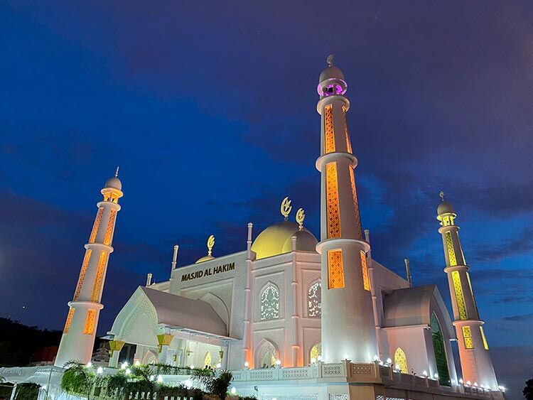 Masjid-Al-Hakim-Padang-Indonesia