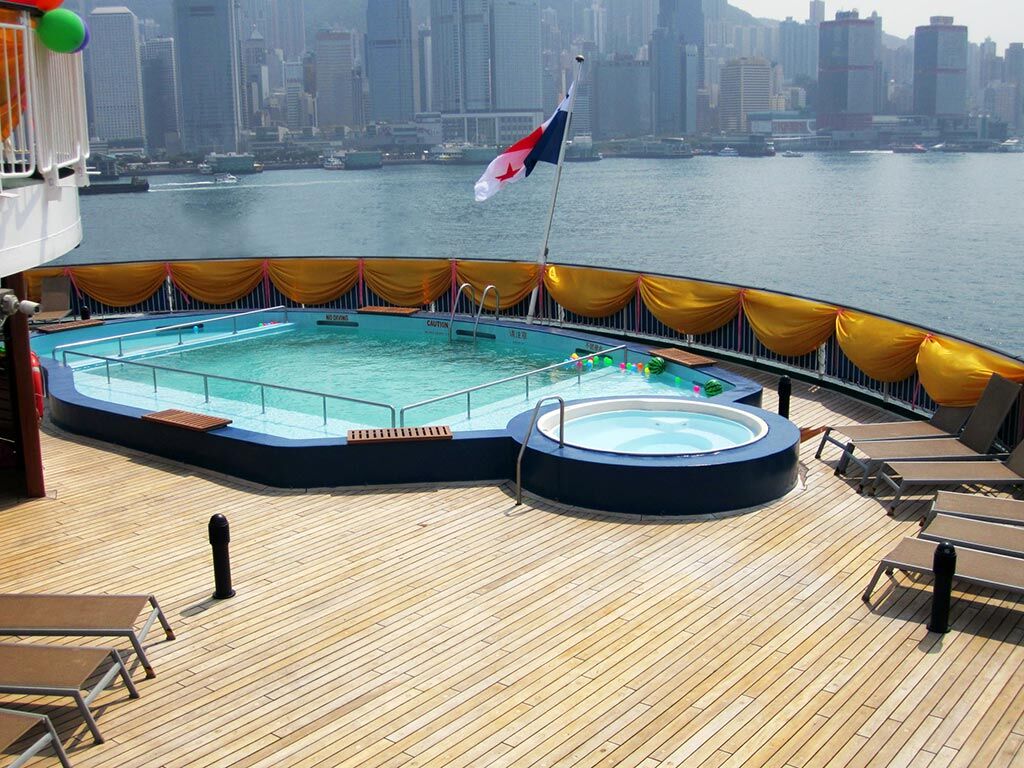 Star-Cruise-Star-Pisces-Swimming-Pool-2