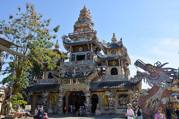 Linh-Phuo-Pagoda-csandip-roy