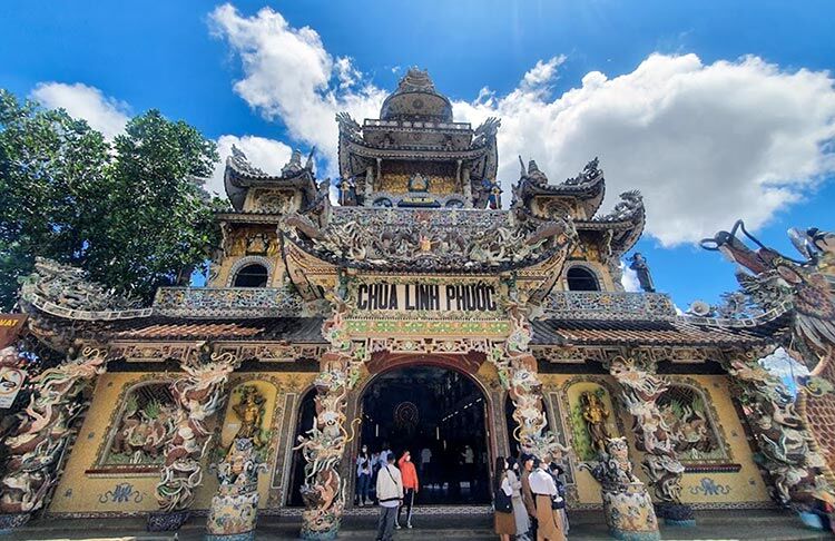 Linh-Phuoc-Pagoda-Hugo-Khung