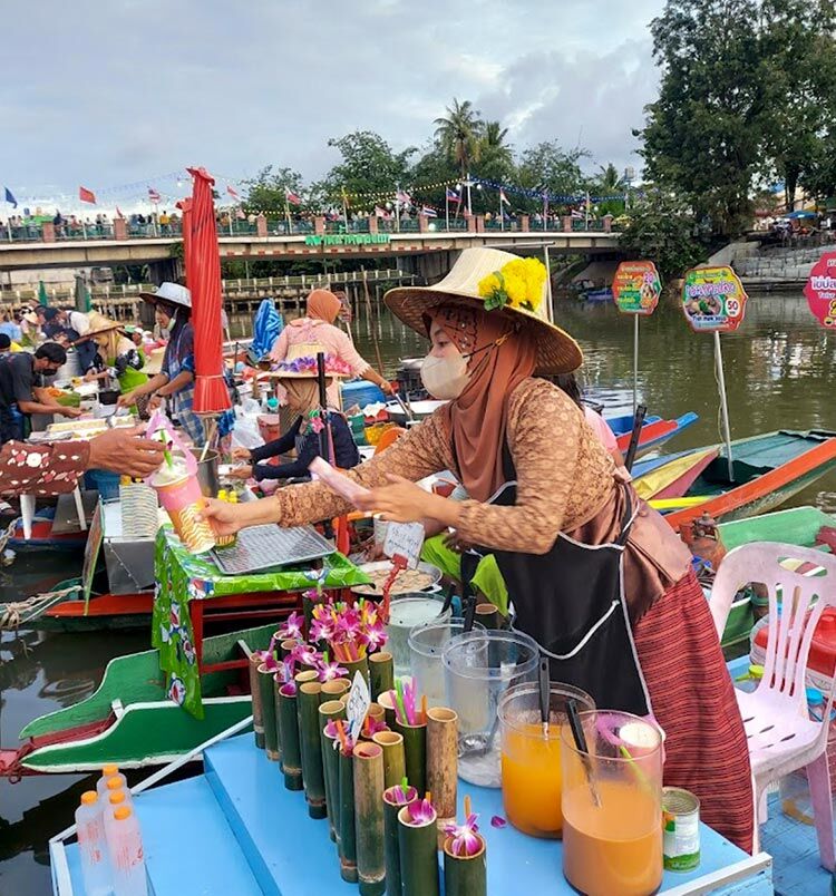 Khlong-Hae-Floating-Market-Saleh-Hidayat