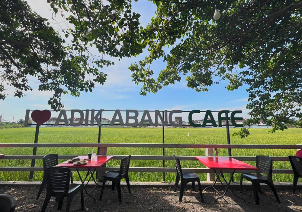 Adik Abang Cafe