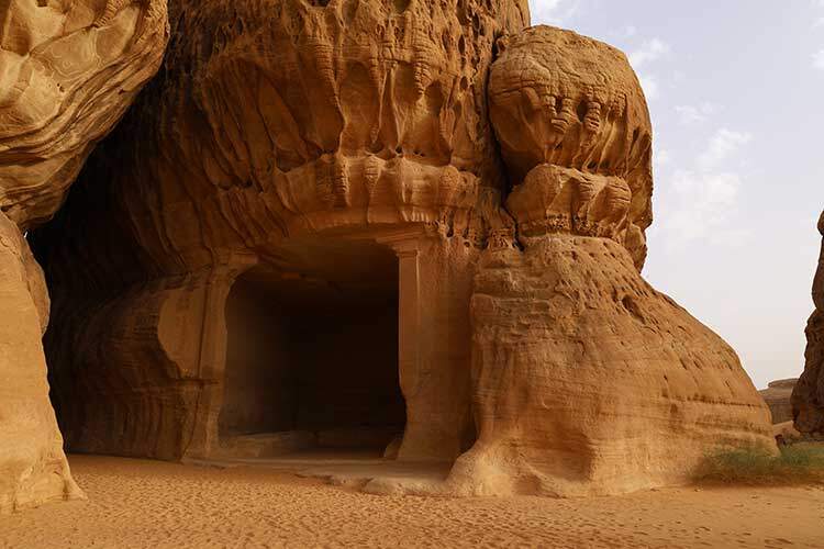 al-ula-city-the-nabataeans-or-nabateans-tombs-4