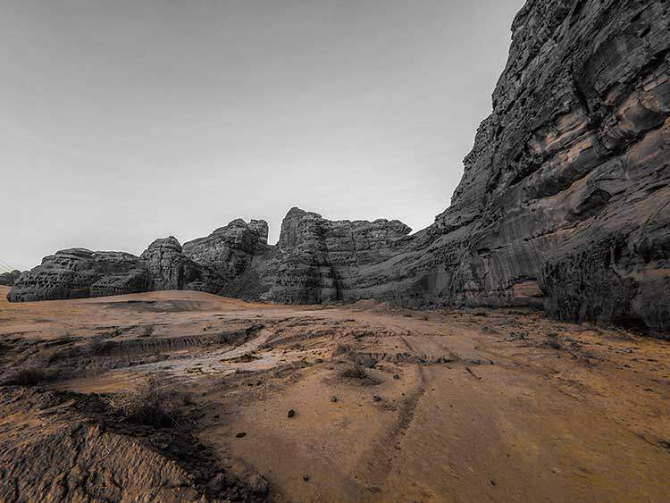 al-ula-m-k-CM6dr7dUmSk-unsplash