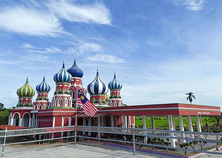 Masjid-Lapan-Kubah-Farhan-Zaki
