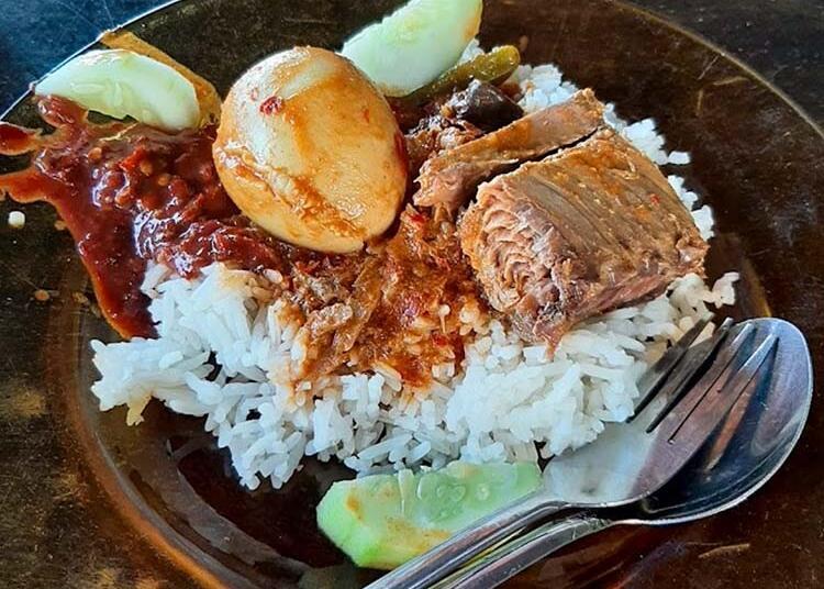 Nasi-Dagang-Hari-Minggu-Besut-Mohd-Ghazali-Yahya
