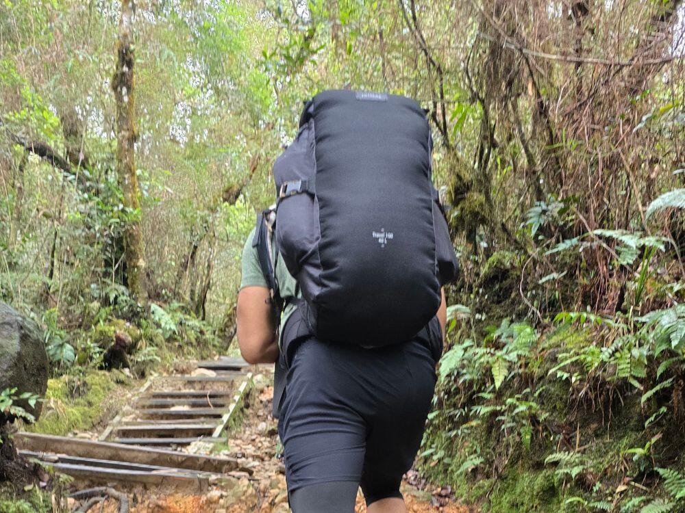 Mendaki Gunung Kinabalu
