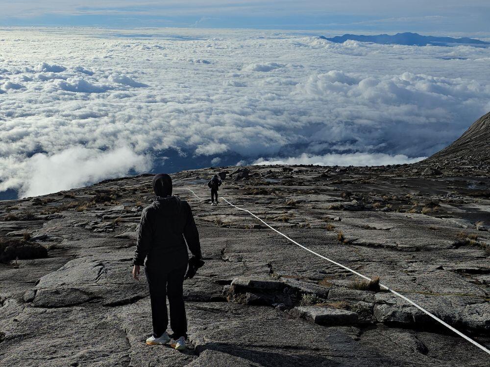 Mendaki Gunung Kinabalu
