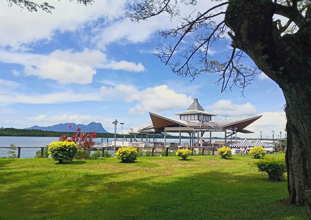 Esplanade Telaga Air