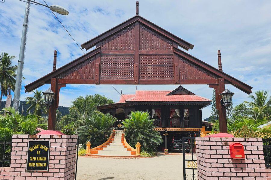 Beras Terbakar