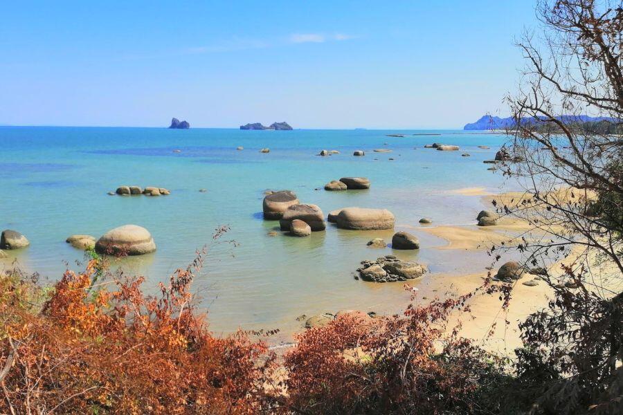 Pantai Pasir Hitam
