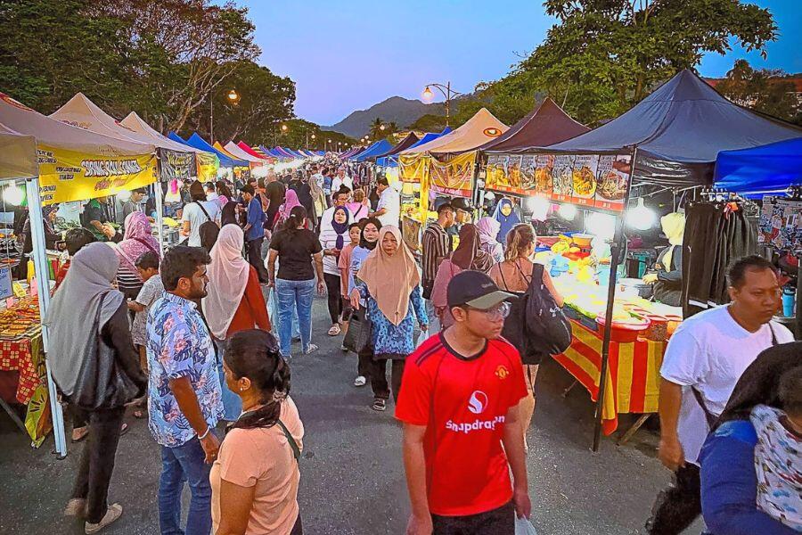 Pasar Malam Kuah